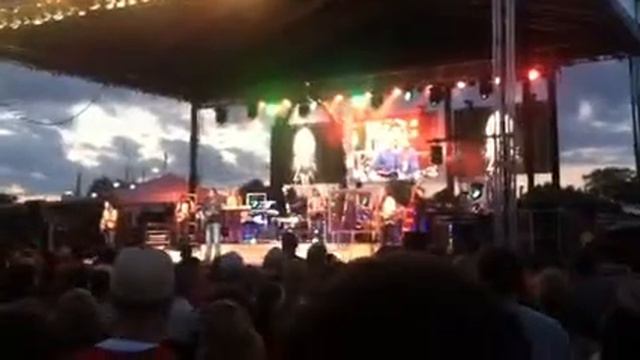 Josh Turner - Long Black Train (live) смотреть онлайн