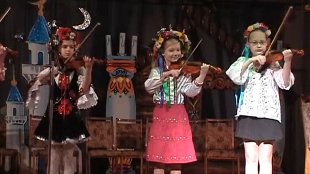 Ukrainian song. R. Kvinta. V. Kurovskyi. One viburnum. Одна калина. Ensemble of violinists смотреть онлайн