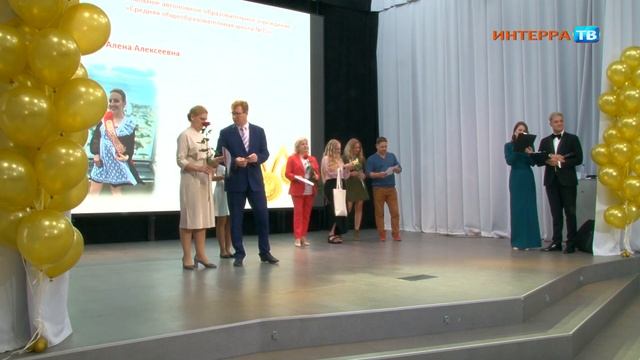 Выпускникам отличникам вручили медали смотреть онлайн