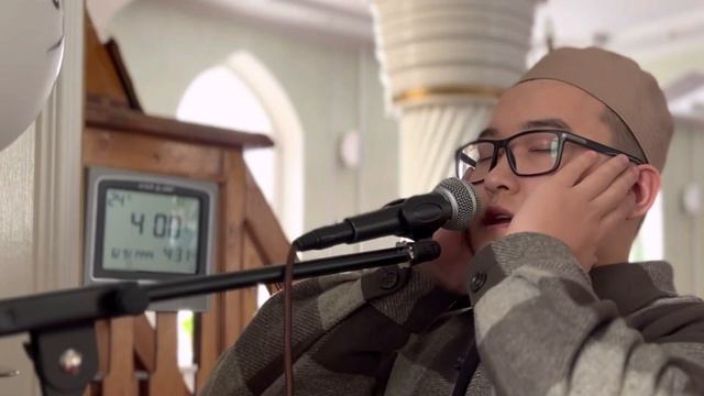 Красивый азан как Мишари Рашид | Beautiful azan resembling Mishari Rashid смотреть онлайн