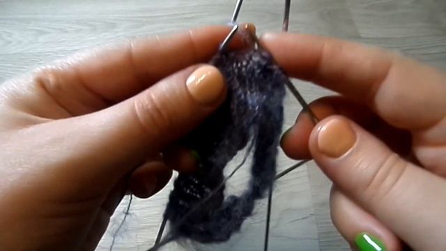 Пуловер с V образным вырезом спицами. Часть 3 Вязание рукава смотреть онлайн