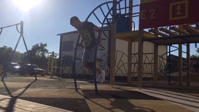 Тренировка груди и трицепса. Суперсеты. Как накачаться на турнике и брусьях. Road to the Dream. смотреть онлайн