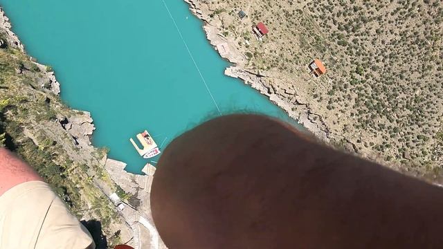 Второй по длине зиплайн в России Сулакский каньон 1000м смотреть онлайн
