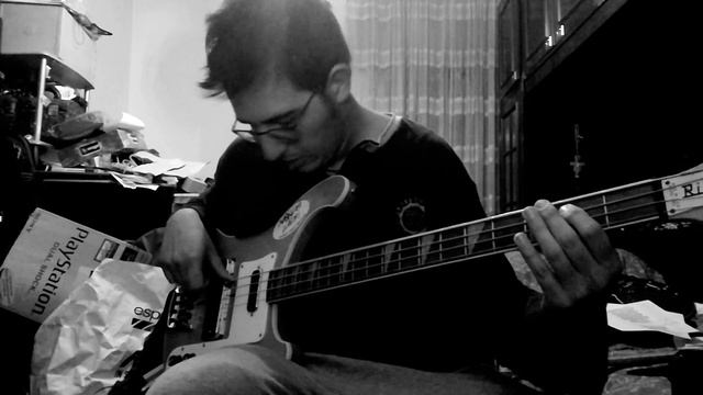 Sweet child o' mine - Guns N' Roses - by James Mccartney with Rickenbacker 4001 1975' смотреть онлайн