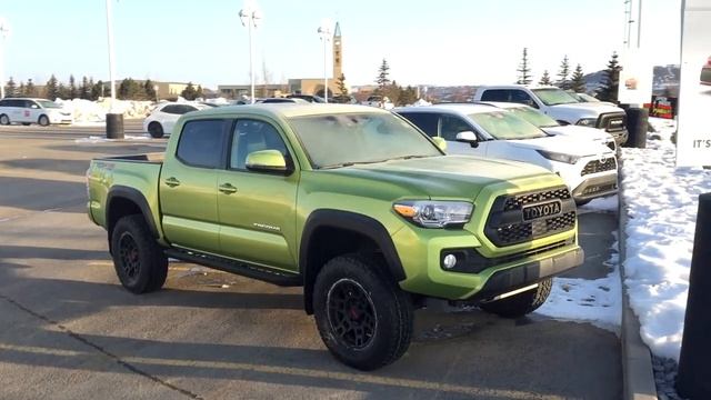 Lifted 2023 Toyota Tacoma TRD Off Road in Electric Lime on 265/70R17 Tires смотреть онлайн