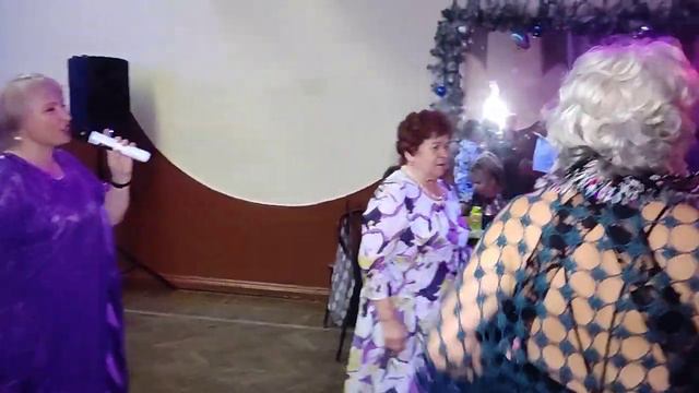 Елена Королёва и Наталья Щеголева - Давай пожмём друг другу руки смотреть онлайн