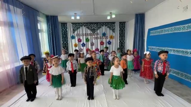"Айналайын ақ мамам" әні смотреть онлайн