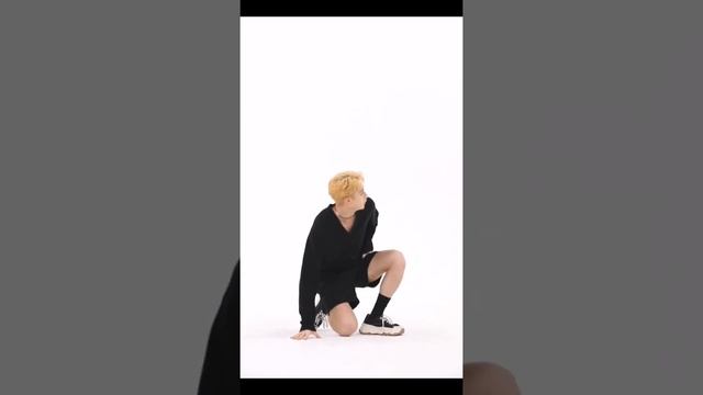 [MIRRORED] Stray Kids — Thunderous (Bangchan Focus)