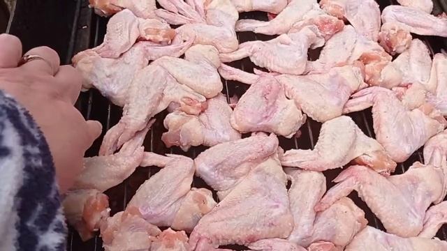 Копченые крылышки! смотреть онлайн