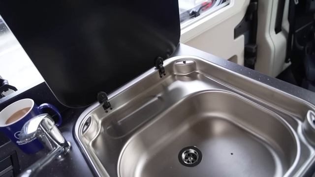 Fiat Ducato Conversion with HUGE rear LOUNGE!! | Swift Select 122 Camper Van Tour смотреть онлайн