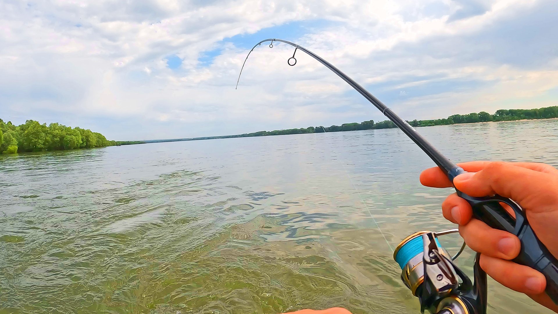 Летняя рыбалка на Ультралайт приманки. ДИКИЙ ЯЗЬ на спиннинг Crazy Fish Alpha смотреть онлайн