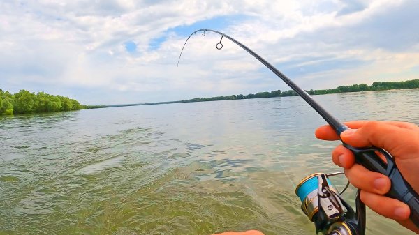 Летняя рыбалка на Ультралайт приманки. ДИКИЙ ЯЗЬ на спиннинг Crazy Fish Alpha