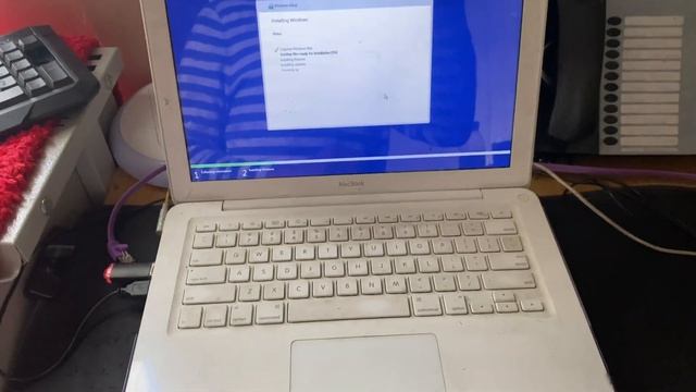 I installed Windows 10 on an 11 Year old Unsupported MacBook C2D