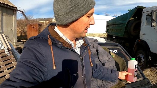 КАК ЛЕГКО ОТСТИРАТЬ ПРОМАСЛЕННУЮ СПЕЦОДЕЖДУ. Как отстирать мазут с одежды. смотреть онлайн