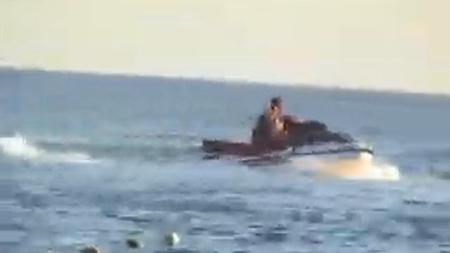 исполняю на гидроцикле