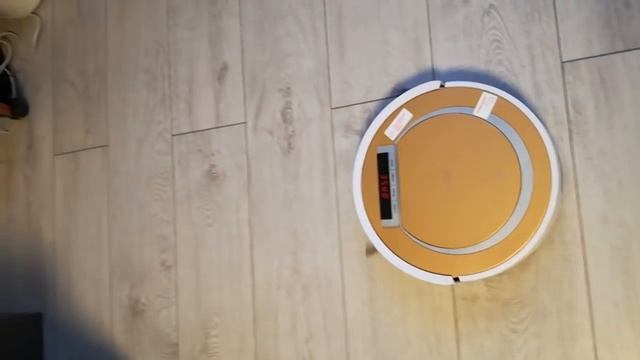 РОБОТ ПЫЛЕСОС ILIFE V55 В РАБОТЕ смотреть онлайн