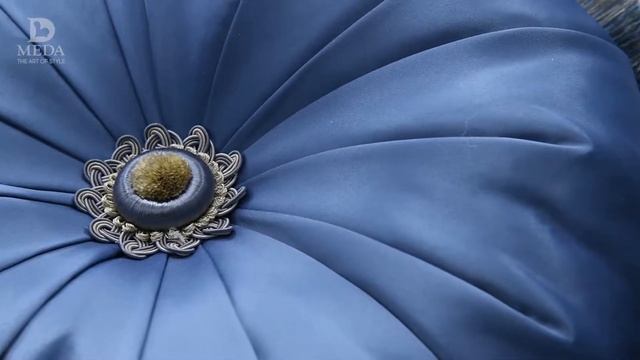 Коллекция MOIRE – это воплощение смелых дизайнерских тенденций в роскошной форме. смотреть онлайн