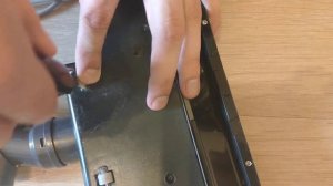 Как почистить колесики от волос и пыли у пылесоса Deerma DX700S