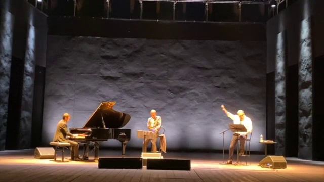 Reading Bomb di Gregory Corso in Arena Shakespeare di Parma finale con Shadows omaggio a Chet Bake смотреть онлайн