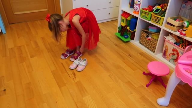 Ариша хочет быть Красивой Наряжается в Платья Делает Новый Макияж