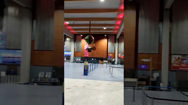 Shannon Airport, Ireland смотреть онлайн