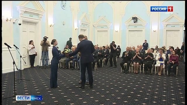 Высокие правительственные награды вручили выдающимся омичам смотреть онлайн