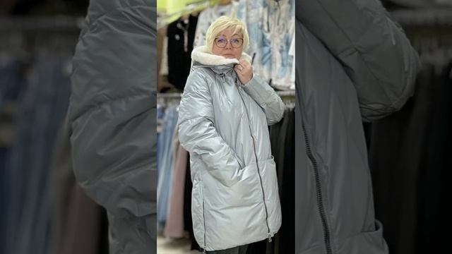 Удлиненная куртка с искусственном мехом смотреть онлайн