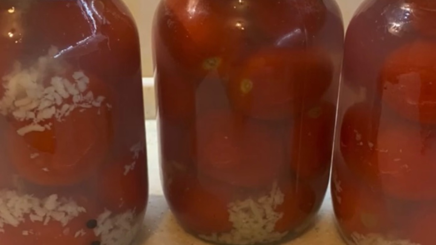 Маринованные помидоры с чесноком на зиму смотреть онлайн