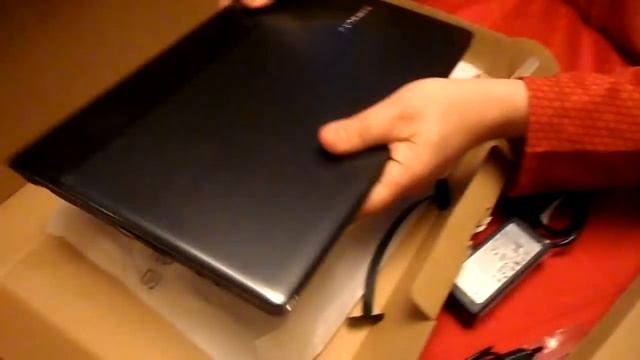 UNBOXING SAMSUNG 3 SERIES LAPTOP i5 WINDOWS 8 6GB HDD 1TB 1GB LAN PC смотреть онлайн