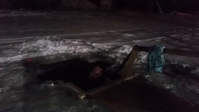 Павловская Слобода р. Истра. Крещенское купание жителей села 3 смотреть онлайн