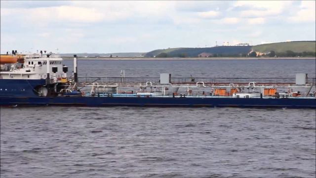 Танкер Волгонефть 250 проходит Ульяновск вниз по Волге 9 06 2018г смотреть онлайн