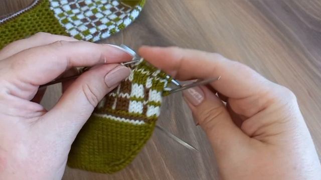 Вязаные тапочки? 