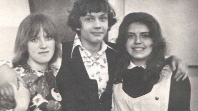 НАША ПЕРВАЯ ШКОЛА СТОИТ!!! ПОЛЯРНЫЙ. ОЛЯ КРЫЛОВА. смотреть онлайн