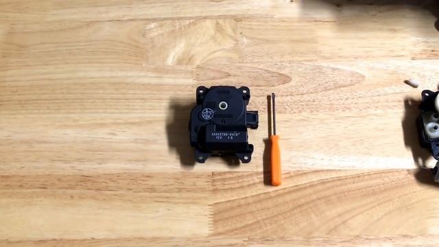 Cheap fix for A/C and Heater door mode actuator смотреть онлайн