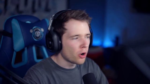 Playing FAKE Minecraft Games.. смотреть онлайн