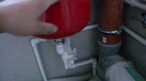 Как правильно установить расширительный бак.