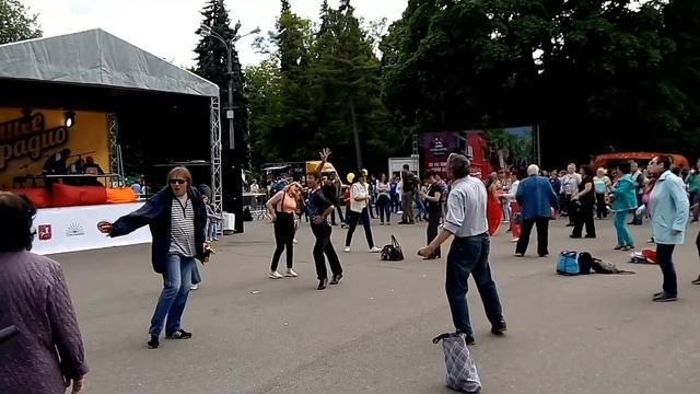 Танцы в Сокольниках смотреть онлайн
