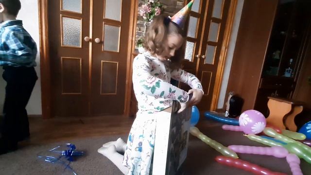 День рождения Мишани 5 лет  Распаковка подарков  Задуваем свечи загадываем желание