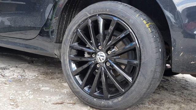 Rodas do jeta preto brilhante. смотреть онлайн