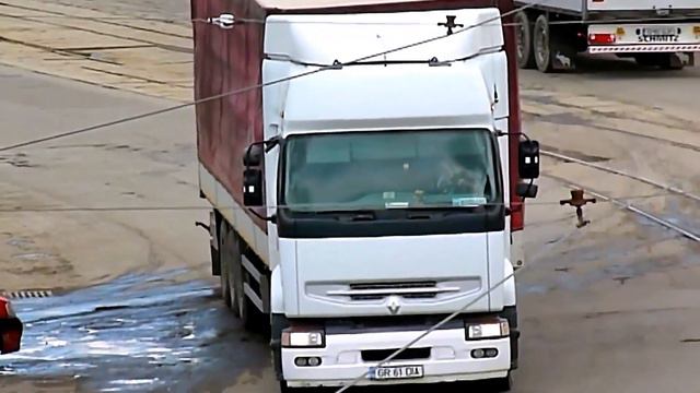 Truck Spotting - Renault Trucks смотреть онлайн