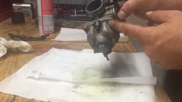 2002 XR250 Carb clean and rebuild смотреть онлайн