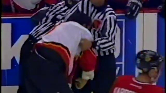 Bob Probert vs Bob Boughner смотреть онлайн