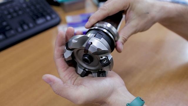 Торцевая фреза ZCC-CT FMA11 с зачистной пластиной Wiper смотреть онлайн