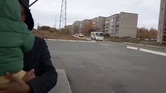 Как одевать ребенка осенью? Где купить подгузники? Стульчик для кормления - полезная штука! смотреть онлайн