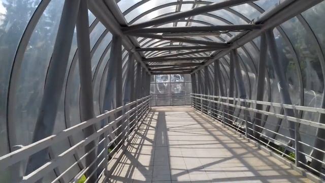 Надземный пешеходный переход в Подмосковье смотреть онлайн