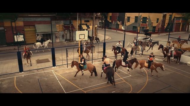 Renault Megane E-Tech 100% electric – dalla potenza dei cavalli alla potenza dell’elettrico смотреть онлайн