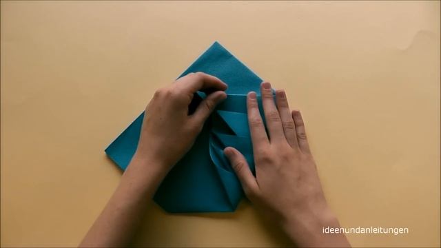 Servietten falten: Weihnachten - Tanne - Tischdeko Weihnachten - Origami mit Servietten - DIY смотреть онлайн