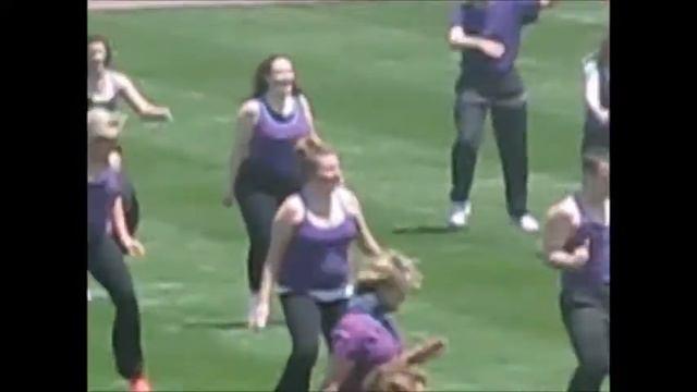 Iron Pigs Zumba Performance смотреть онлайн