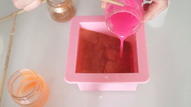 Мыло под нарезку со свирлами | Мыловарение из готовой мыльной основы смотреть онлайн