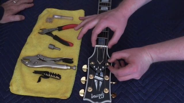 String Butler! An Easy Fix For Annoying Tuning Problems | Tim Pierce | 3 + 3 Headstock смотреть онлайн